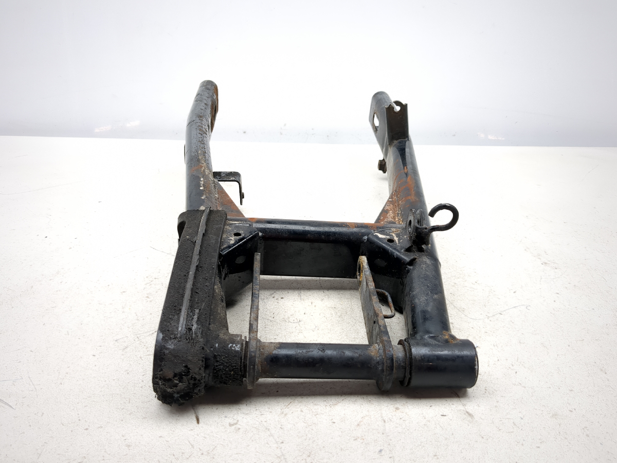 02 Kawasaki BN125 Eliminator 125 Rear Wheel Swing Arm Frame