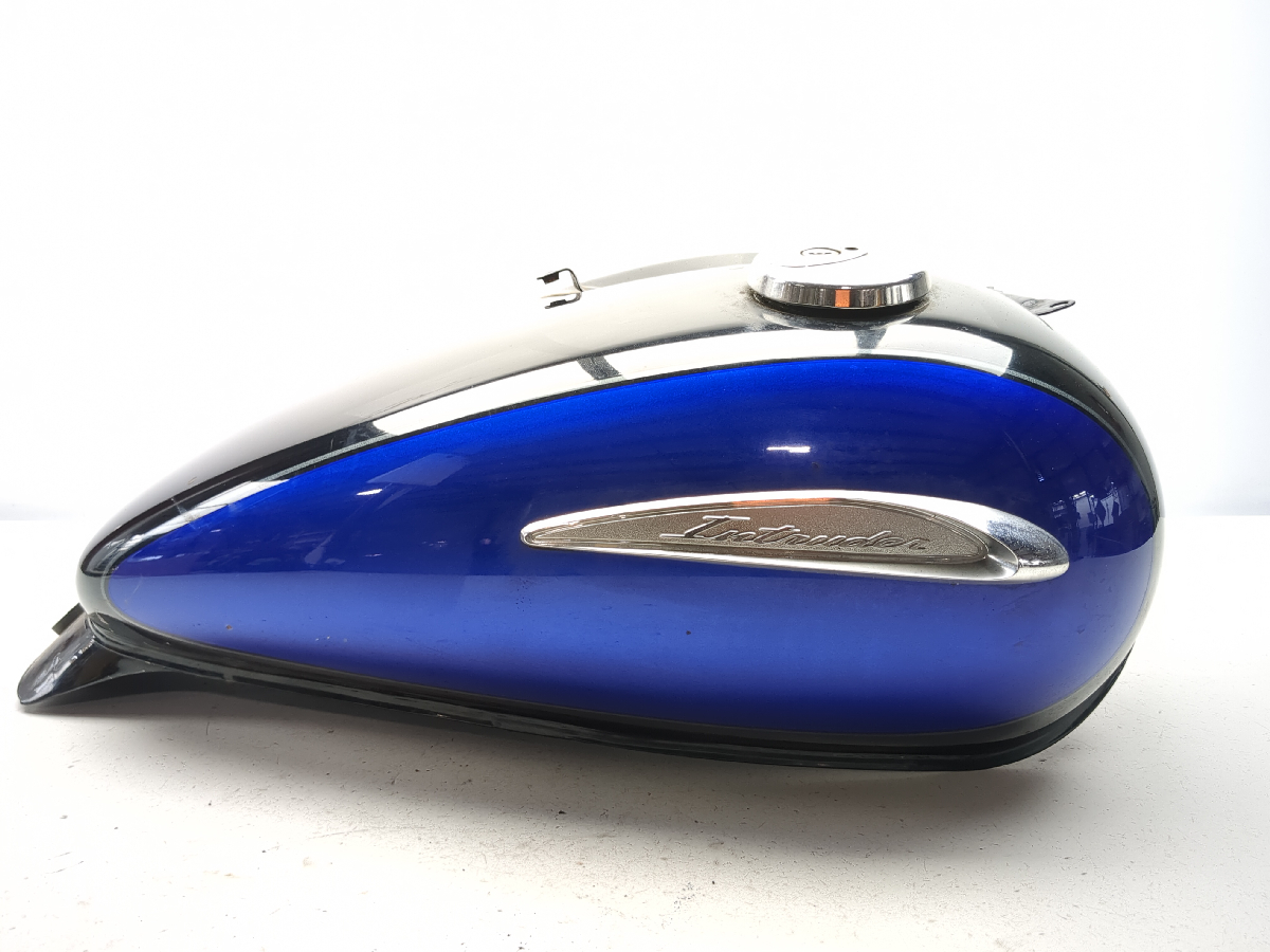92-04 Suzuki VL800 Intruder Gas Fuel Tank Petrol Reservoir W/ Gas