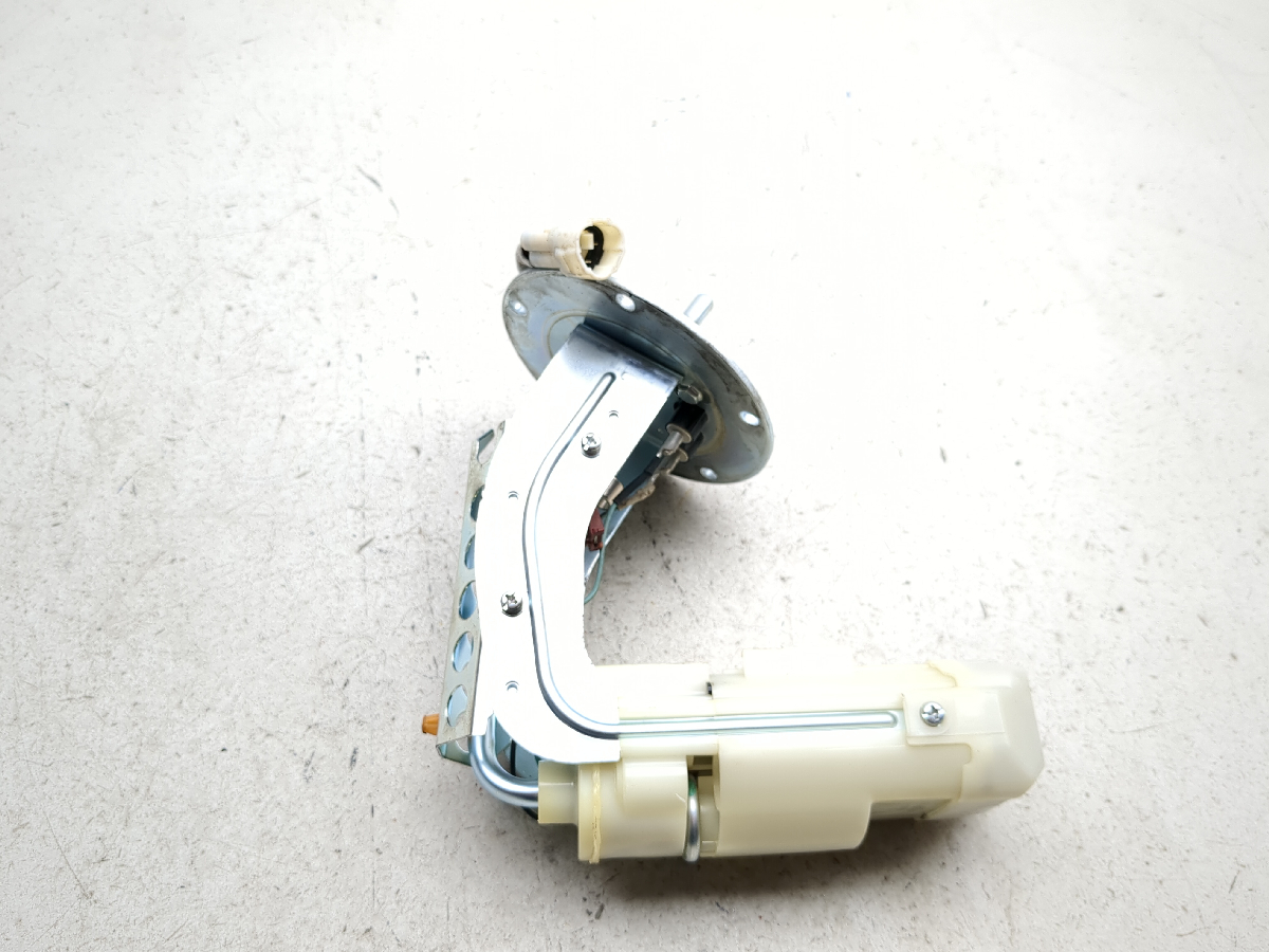 13-17 Suzuki GW250 Petrol Gas Fuel Pump Assembly 15100-48H00