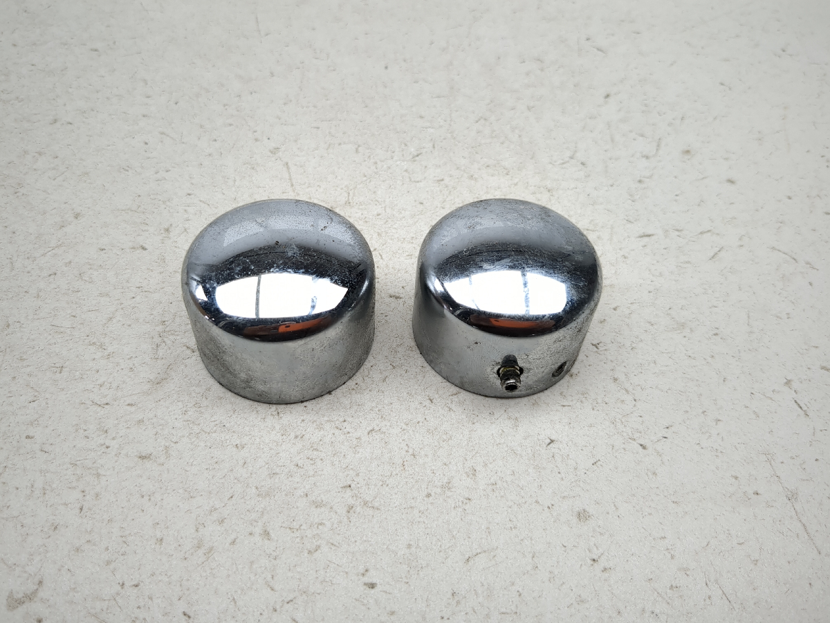 07-17 Harley Softail Fatboy FLSTF Axel Caps
