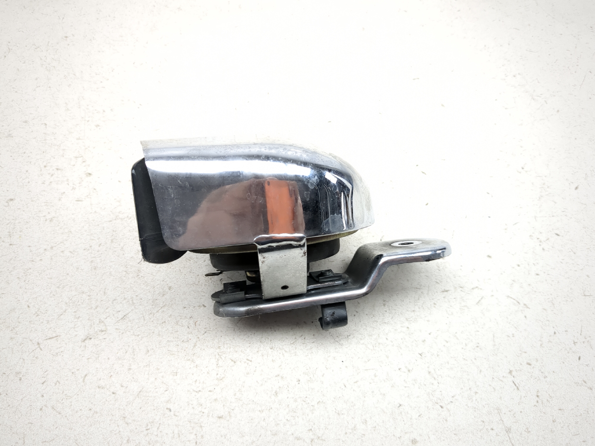 07-17 Harley Softail Fatboy FLSTF Horn With Chrome Cover