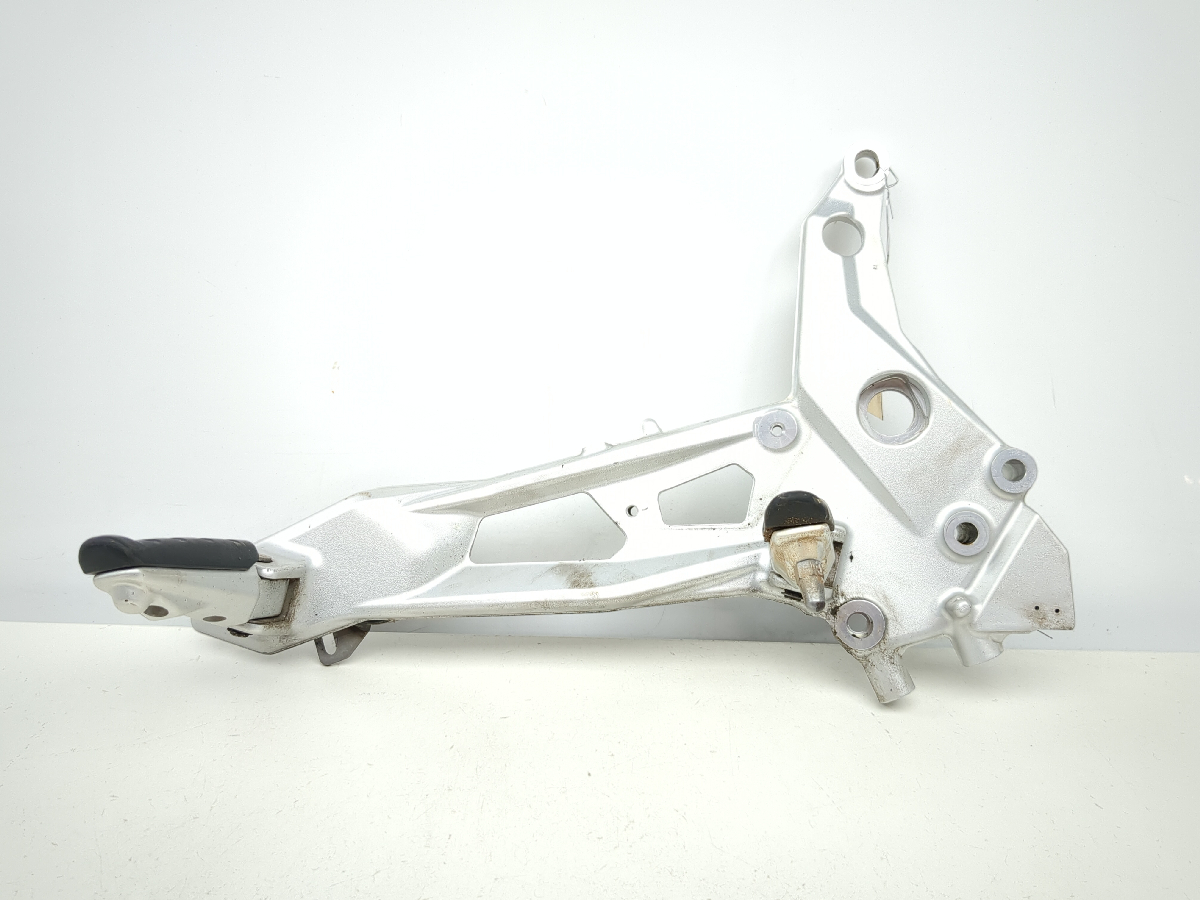 20-25 BMW F900R Right Front Driver Peg Rearset 46718404012 - Sun