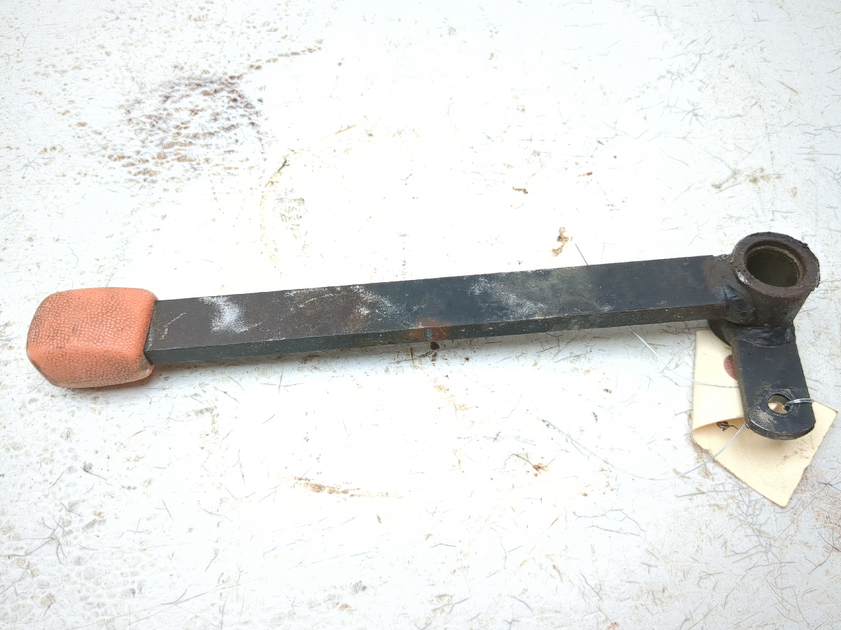 06-10 Kubtoa RTV 900 2WD 4WD Lever