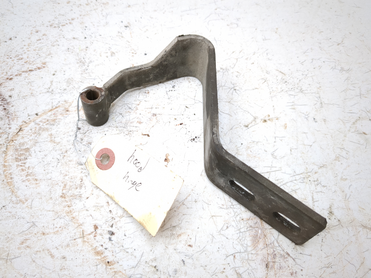 06-10 Kubtoa RTV 900 Hood Hinge TRSH PL