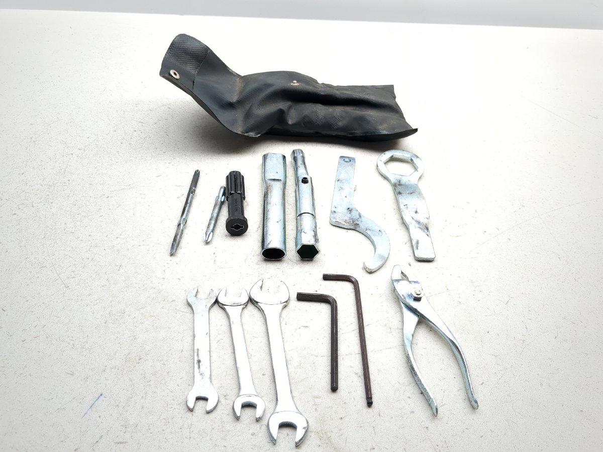 02 03 Yamaha YZF R1 Tool Kit