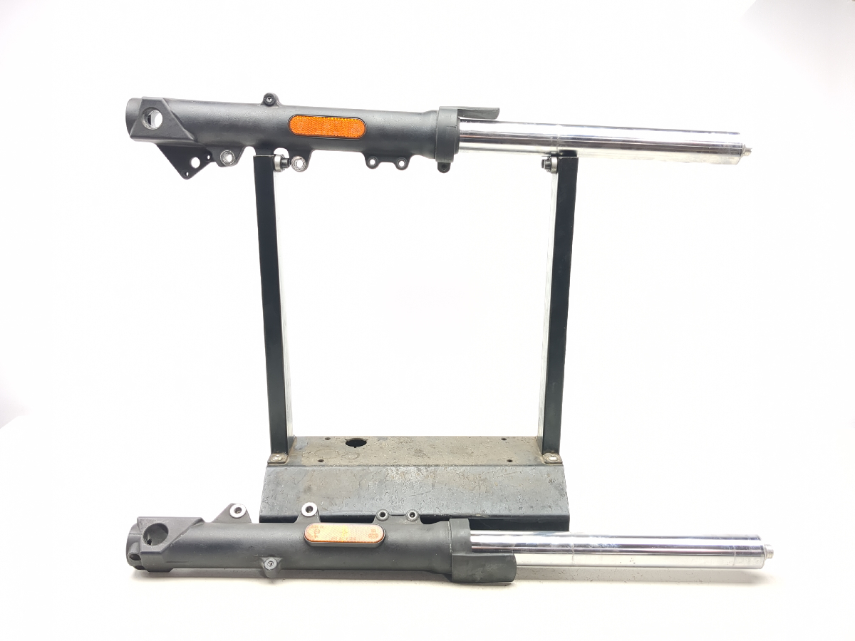 06 Triumph Sprint ST 1050 Front Forks Suspension Set STRAIGHT