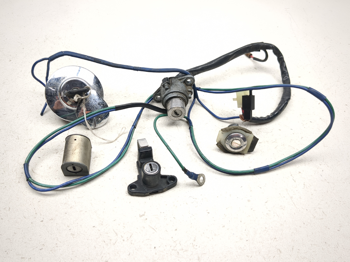93 Honda Shadow 1100 VT1100C Lock Set Ignition Switch Helmet Cap And Key