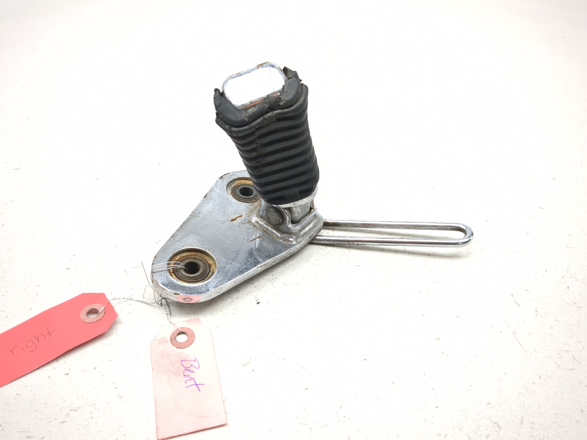 01-09 Honda VT750 Shadow Spirit Front Right Driver Foot Peg