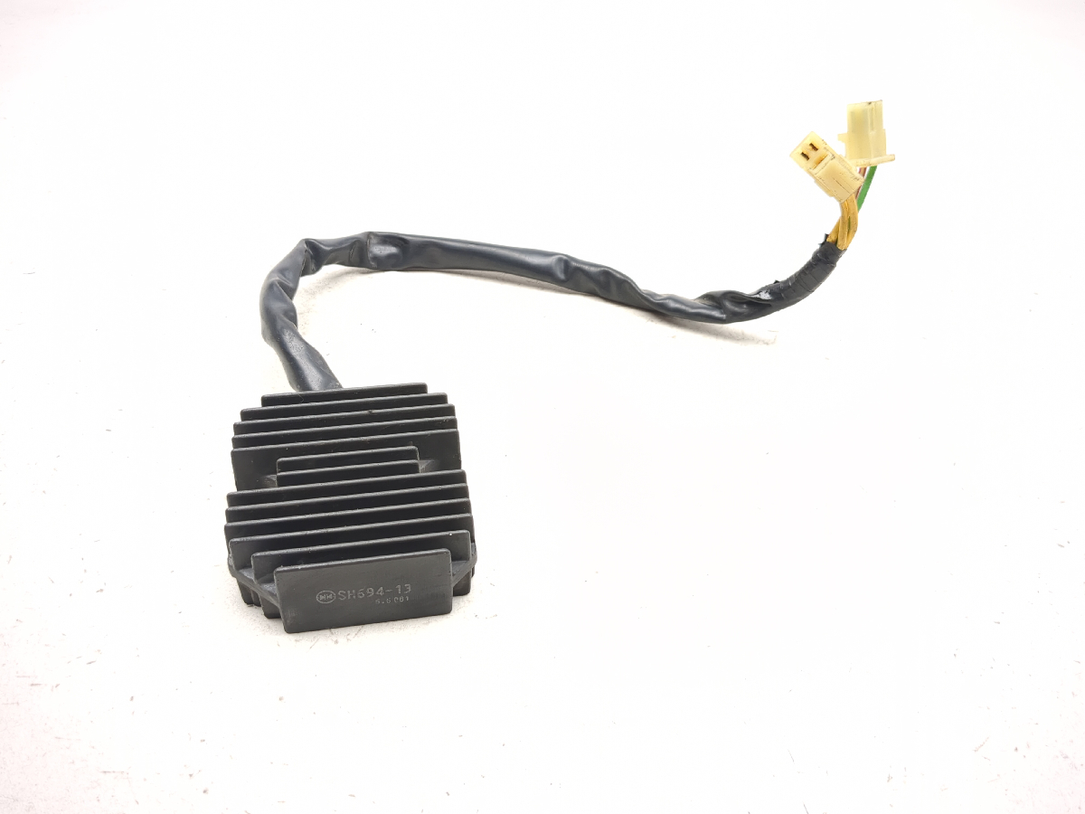 01-09 Honda VT750 Shadow Spirit Voltage Regulator Rectifier SH694-13