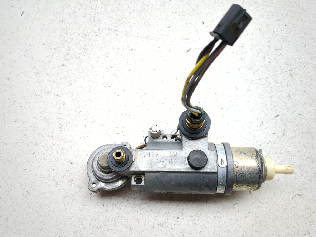 04-12 Victory Kingpin Petrol Gas Fuel Pump Assembly