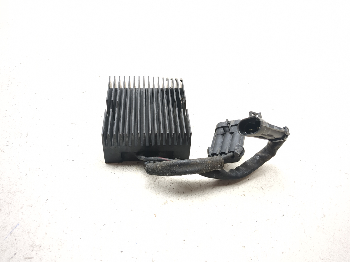 04-12 Victory Kingpin Voltage Regulator Rectifier 4012240