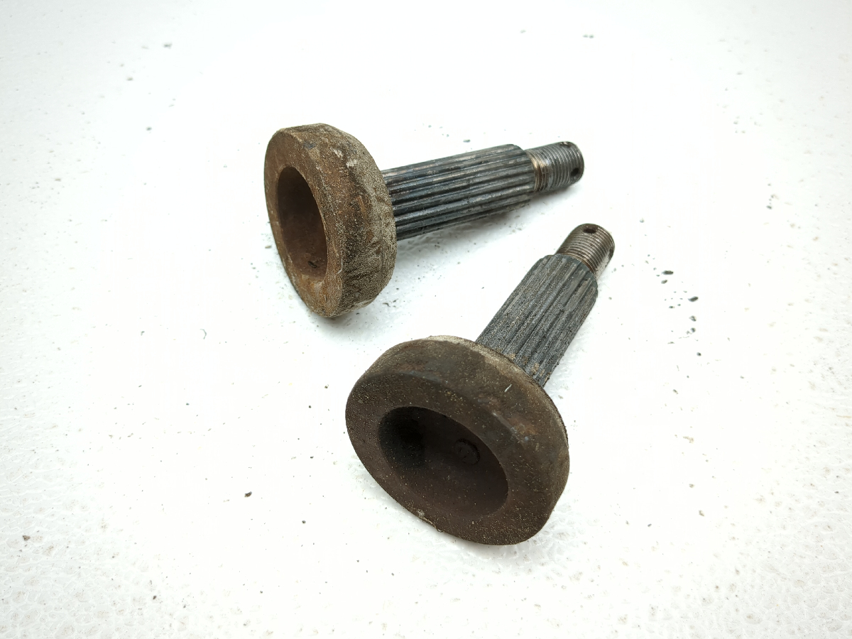11 Bobcat 3200 Ranger 570 Axle Stud Stub Ends Hardware
