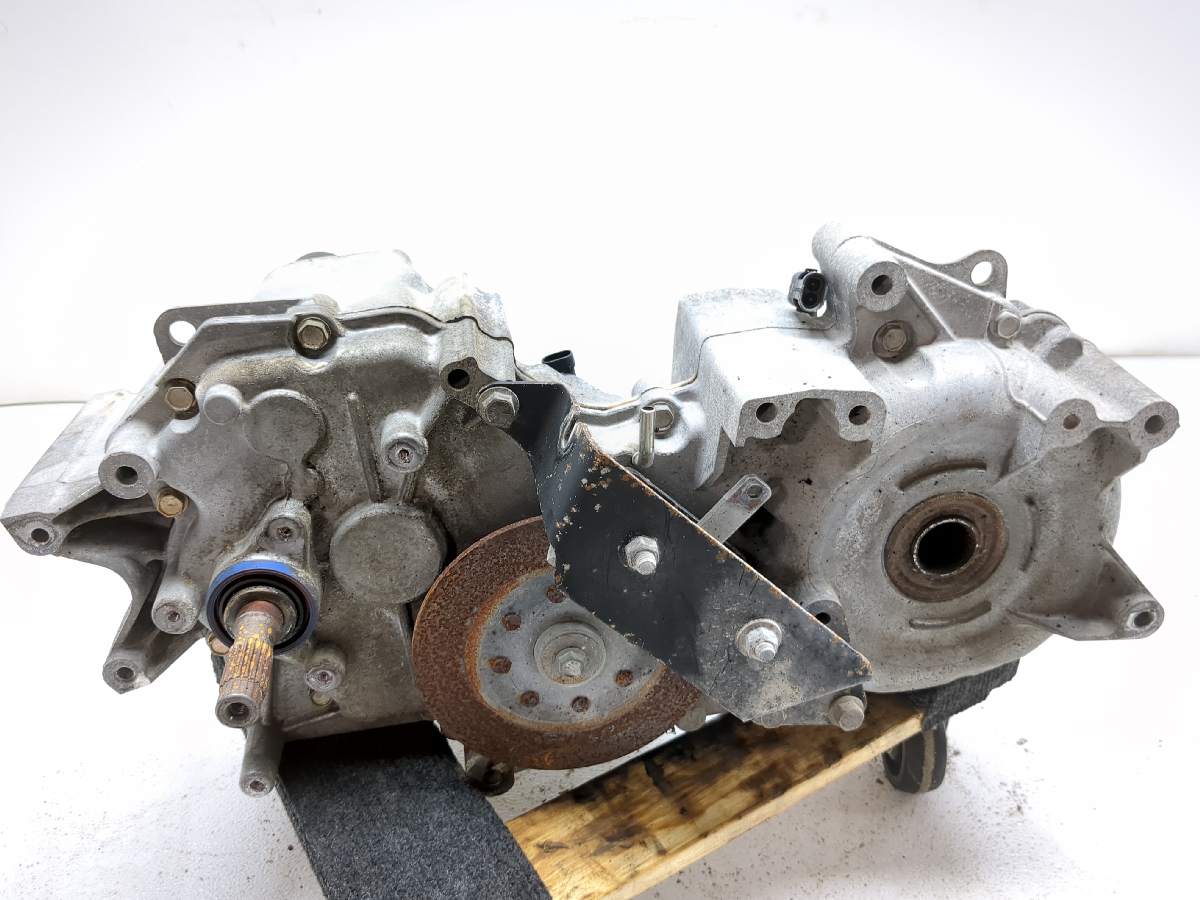 11 Bobcat 3200 Ranger 570 Transmission Gearcase Gearbox Assembly
