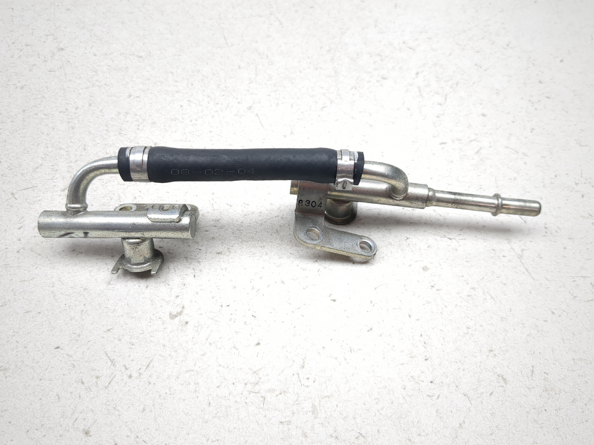 08 09 Suzuki C109R VLR1800 Gas Fuel Injector Rail