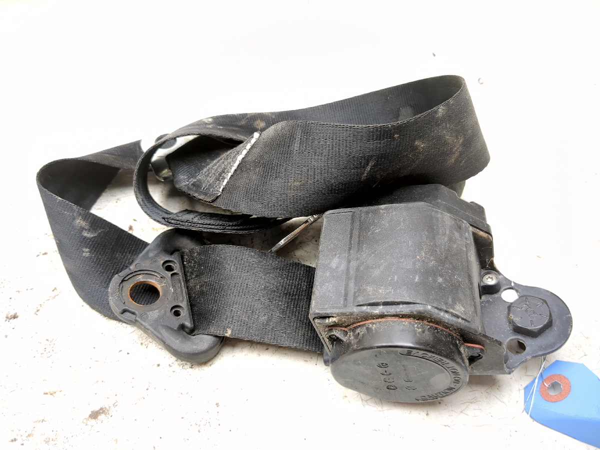 04-16 John Deere Gator HPX 4x4 Front Right Safety Seat Belt Seatbelt Retractor