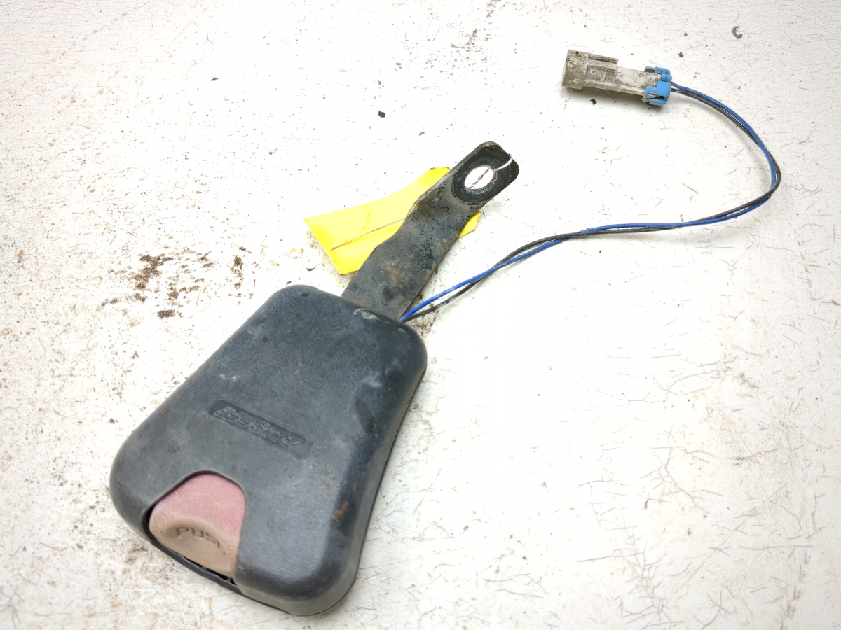 04-16 John Deere Gator HPX 4x4 AMSAFE Front Left Safety Seatbelt Buckle