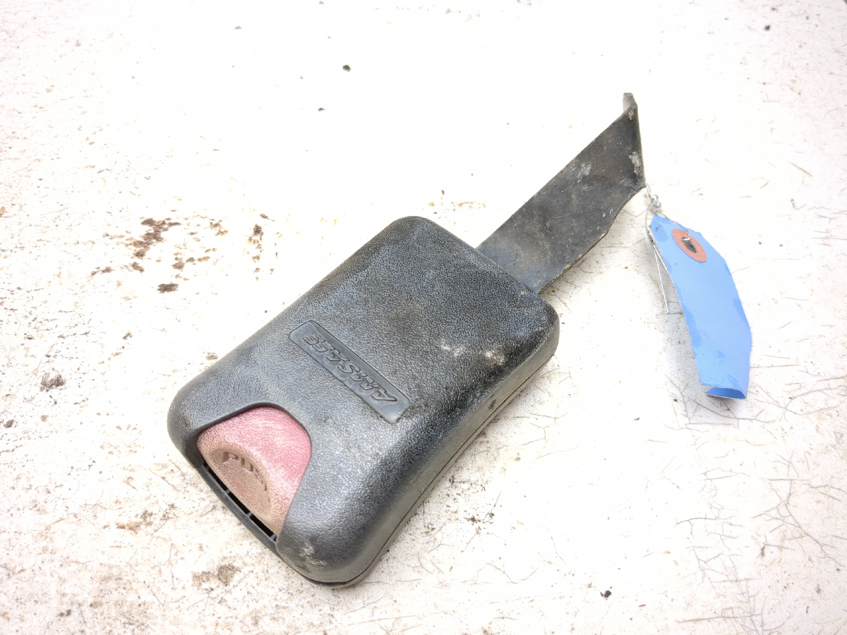 04-16 John Deere Gator HPX 4x4 AMSAFE Front Right Safety Seatbelt Buckle