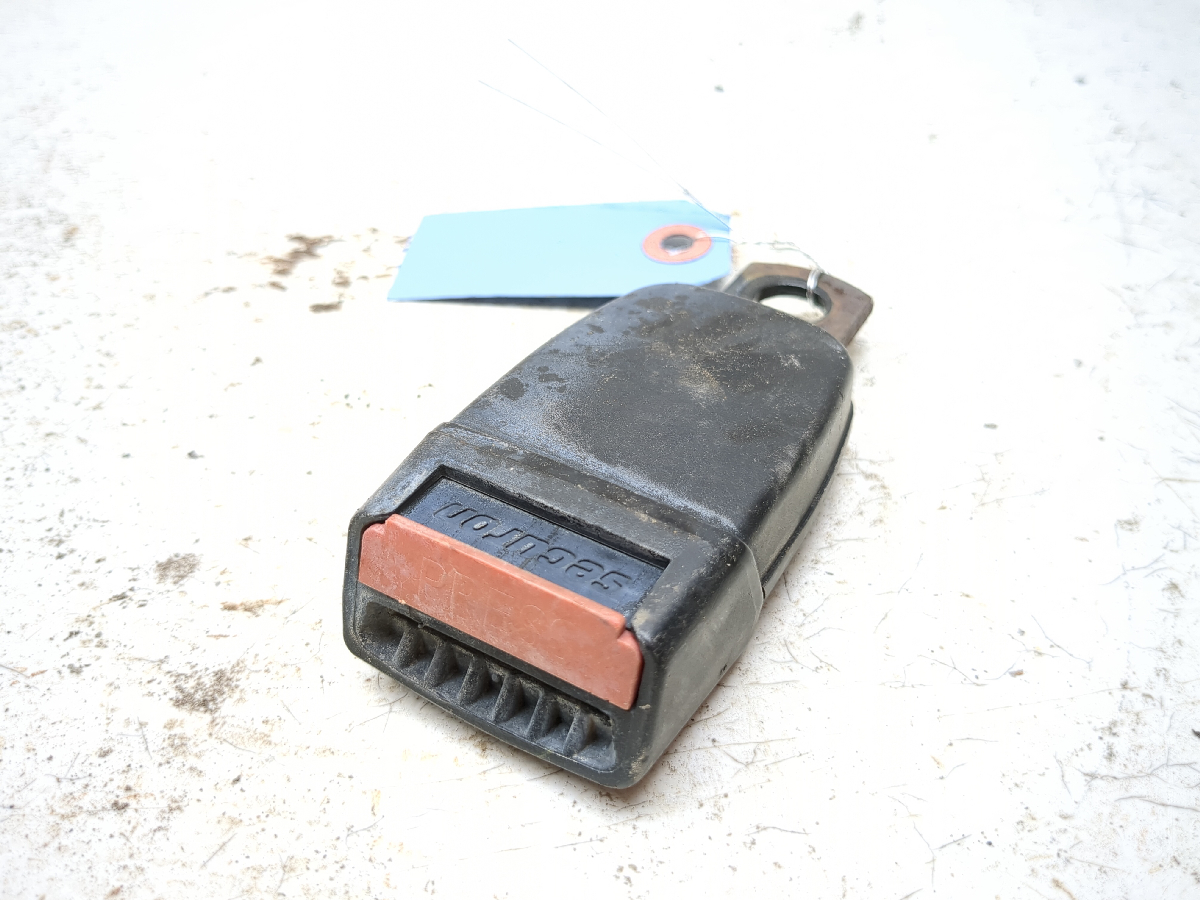 04-16 John Deere Gator HPX 4x4 SECURON Front Right Safety Seatbelt Buckle