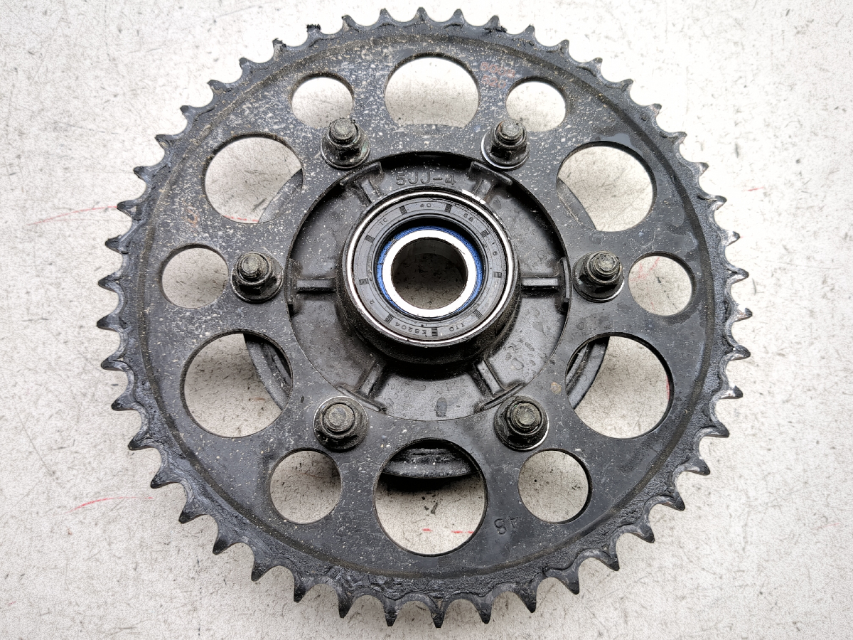 03-05 Yamaha YZF R6  Rear Wheel Cush Drive Sprocket Hub