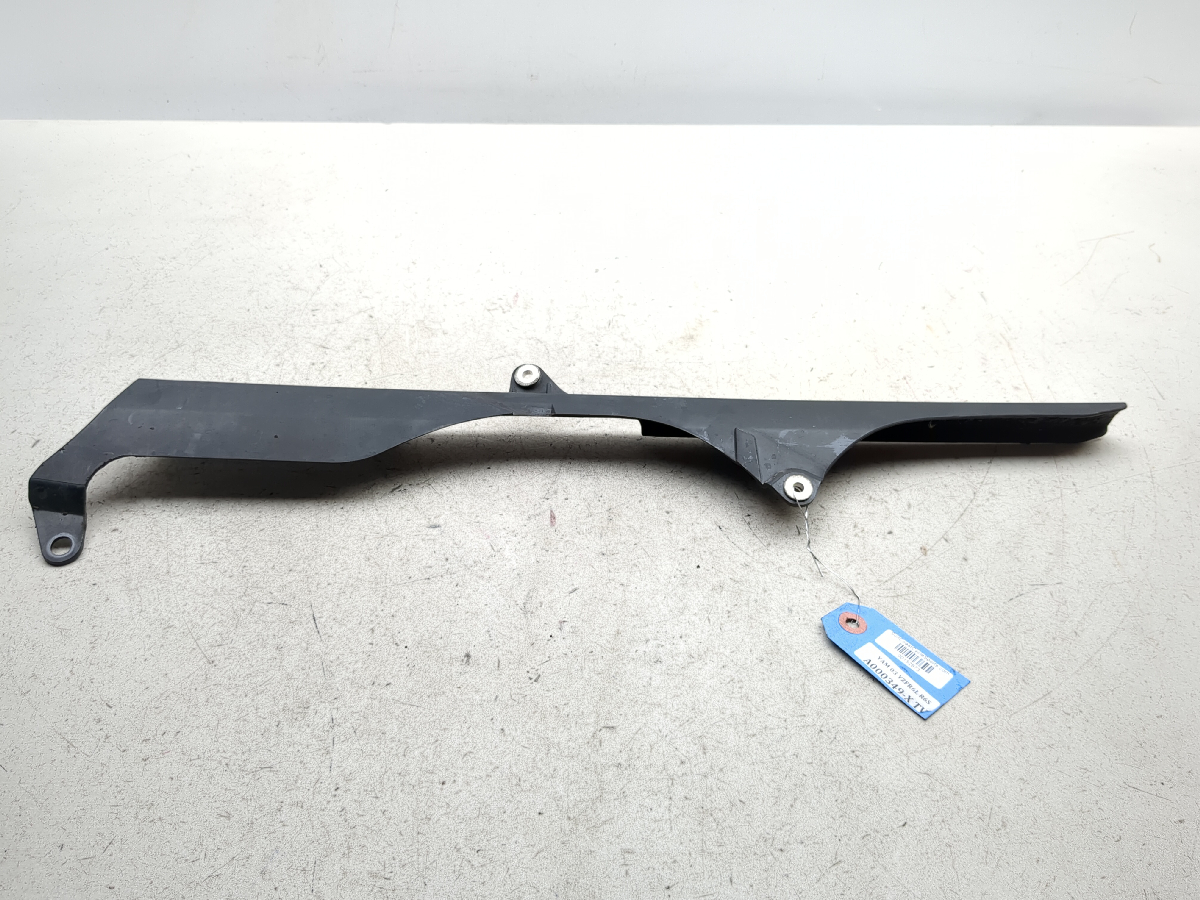 03-05 Yamaha YZF R6  Chain Guard
