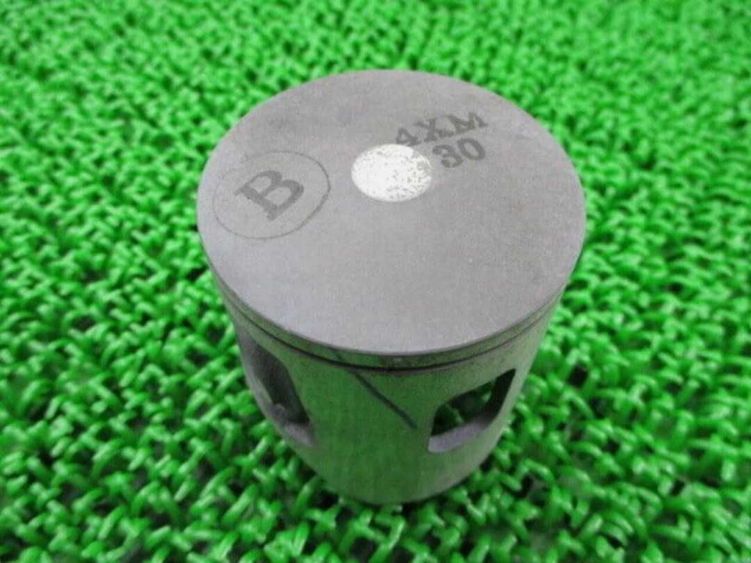 2000 Yamaha YZ125 OEM Piston (Std) 4XM-11631-30-B0