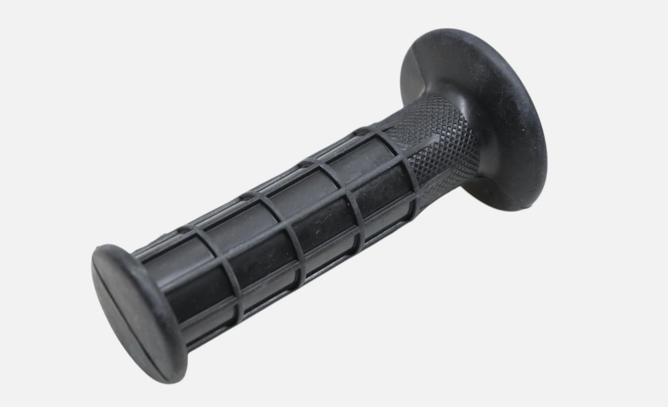1993,1995,1998, 2001-03, 2005 Yamaha XT225 OEM Right Handlebar Grip 1LX-26242-01