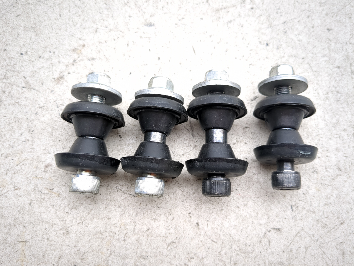 08-18 Suzuki Hayabusa GSX1300R Steering Cushion Rubbers