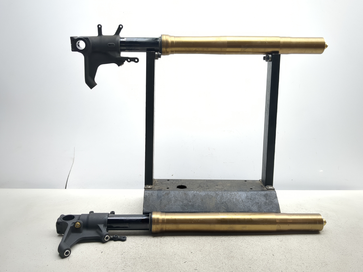 08-18 Suzuki Hayabusa GSX1300R Front Forks Suspension Set STRAIGHT