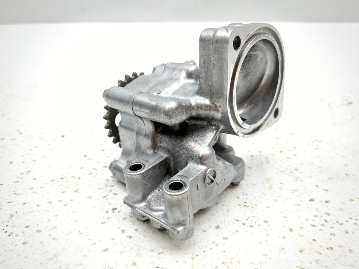 は 18-25 Kubota RTV XG850 Sidekick Engine Motor Oil Pump E7153-11530