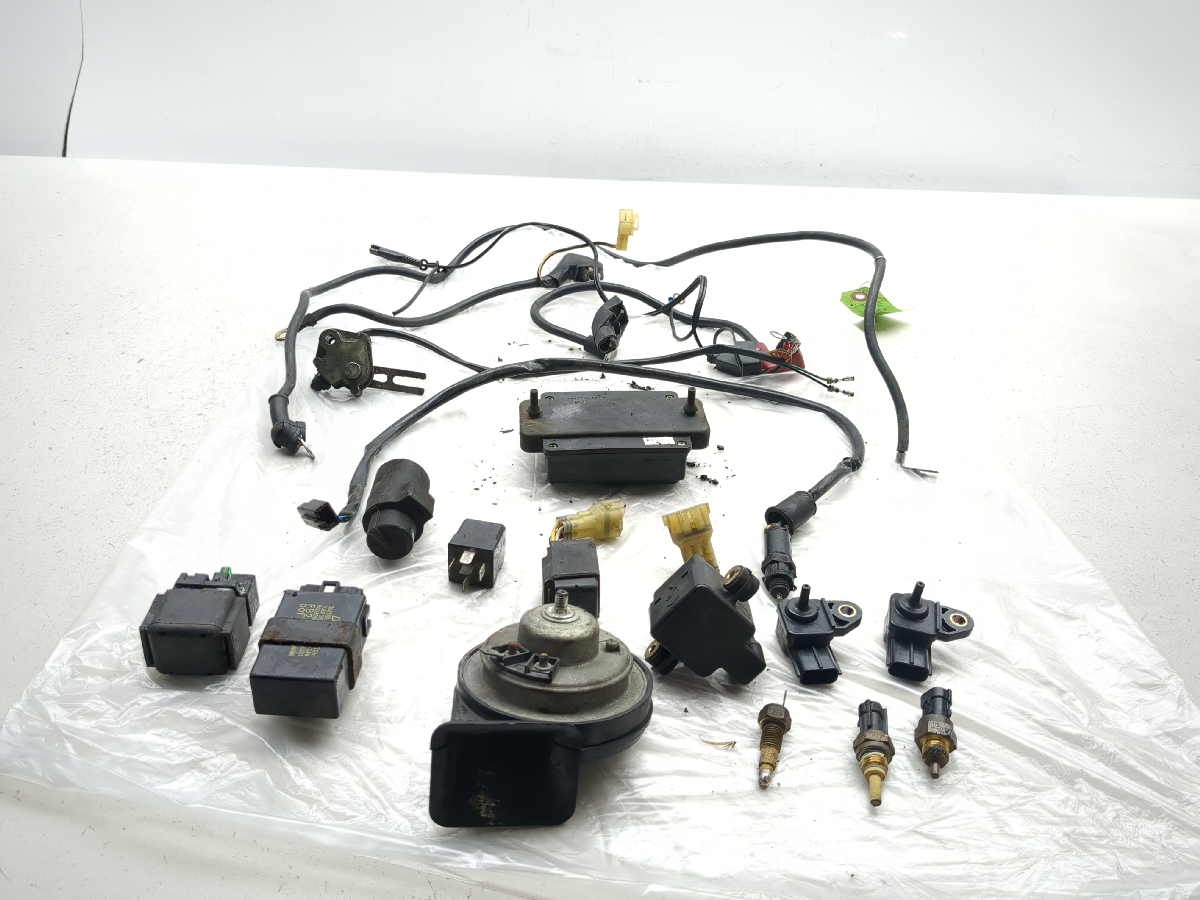 98-04 Kawasaki VN1500 Vulcan Nomad Cable Horn Fuse Box Sensor Relay Set