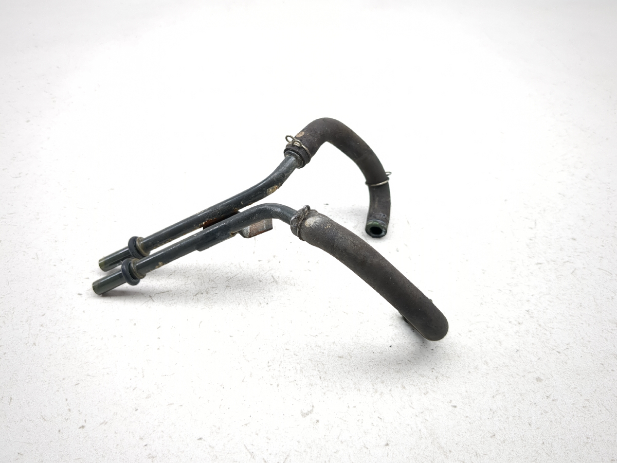 05-08 Kawasaki VN1600 Vulcan Nomad Oil Cooler Line
