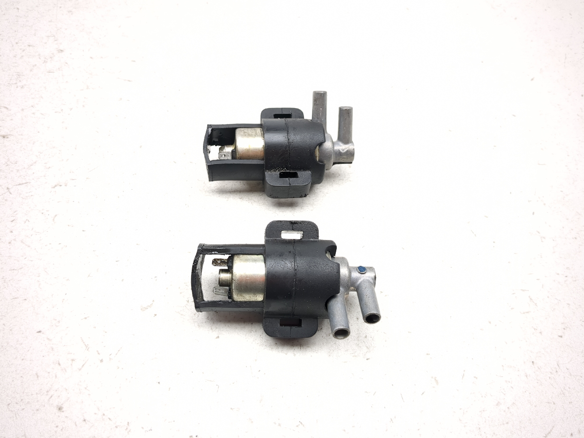 05-08 Kawasaki VN1600 Vulcan Nomad Air Valve Switch Solenoid
