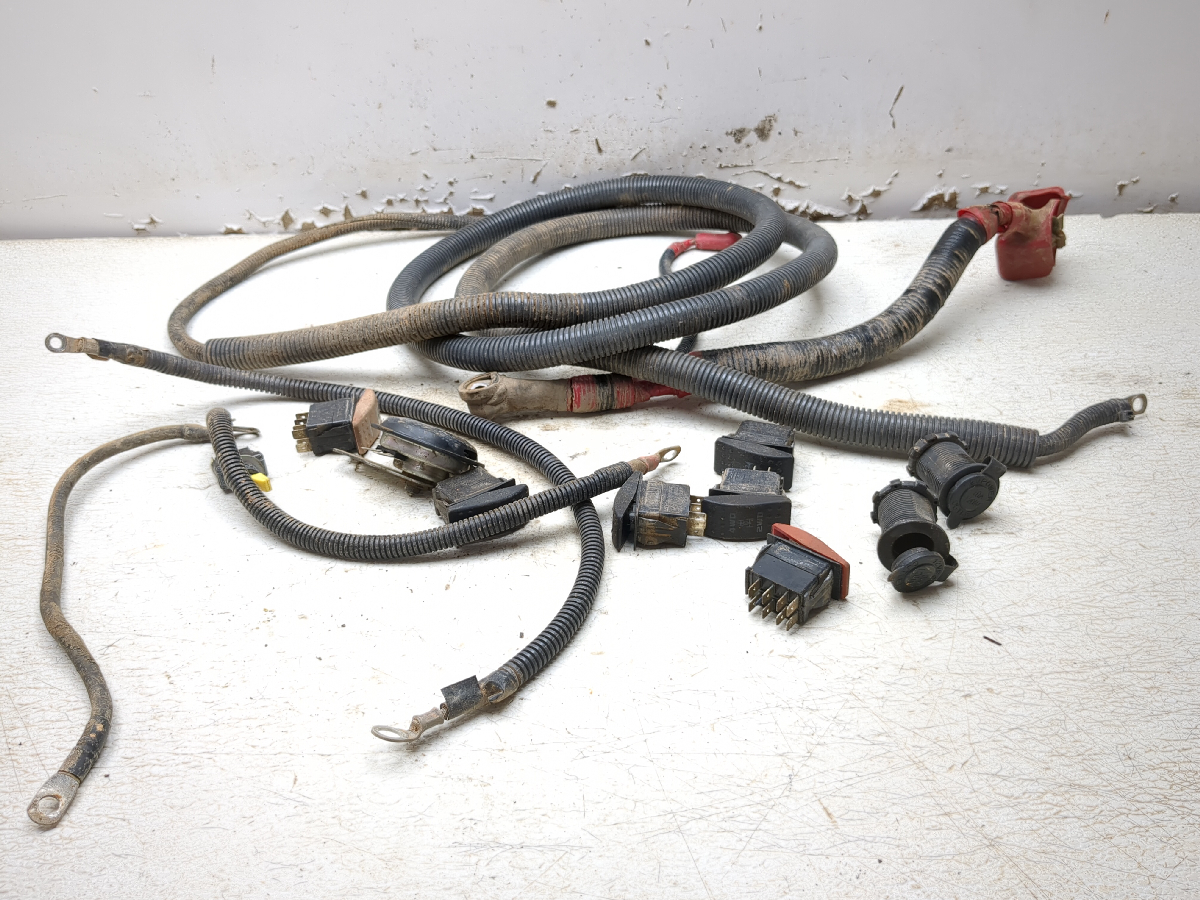 19 Kawasaki Mule Pro DXT KAF1000  Relay Set Battery Cables Power Sockets