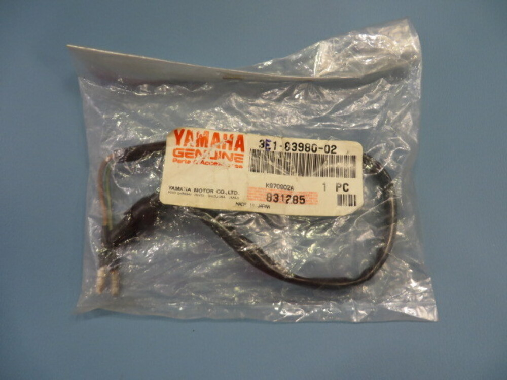 NOS NEW OEM ORIGINAL YAMAHA SWITCH 3E1-83980-02 CY50N 2001