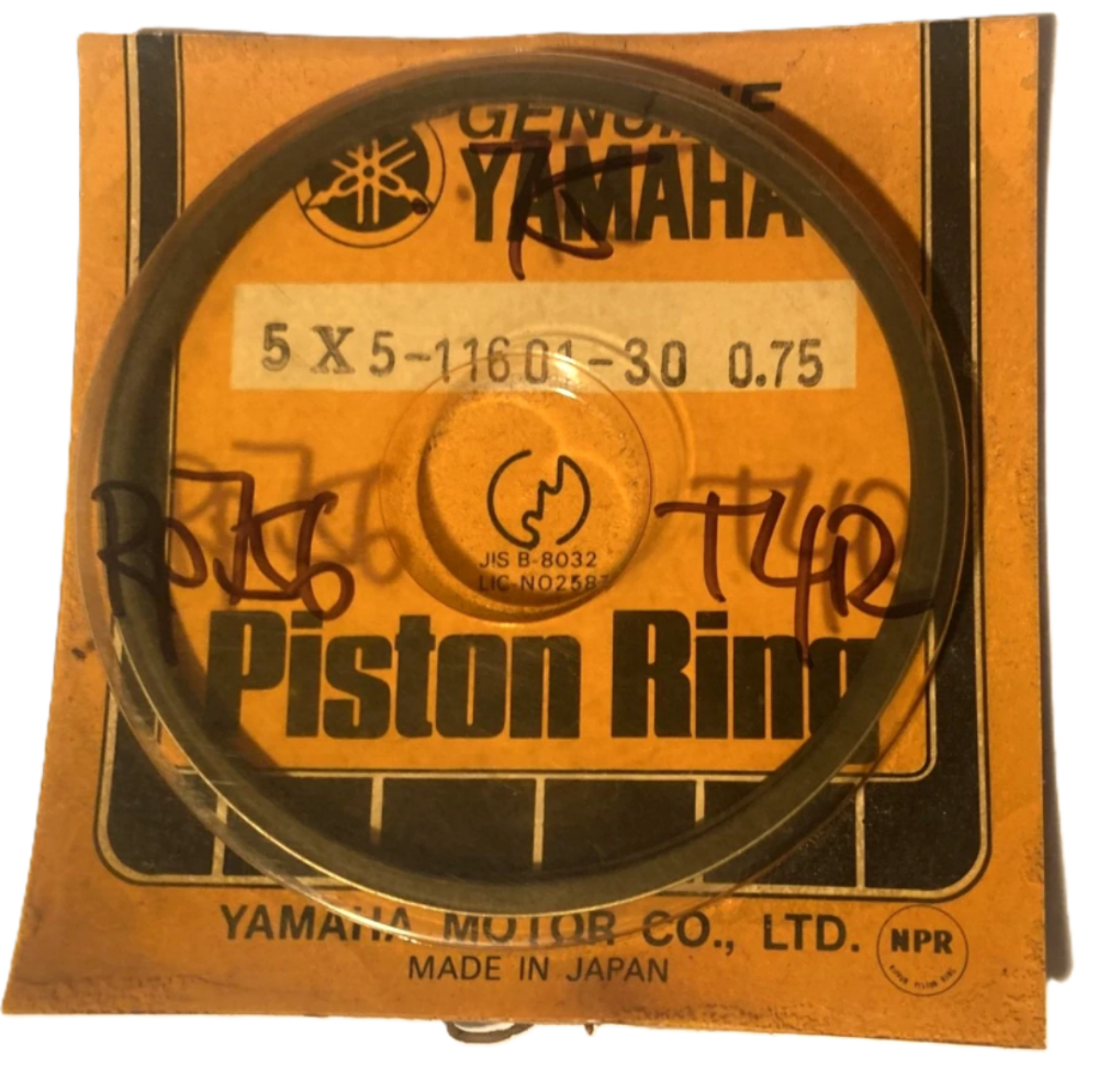 NOS Yamaha OEM Piston Ring Set 0.75 1982 YZ250 5X5-11601-30