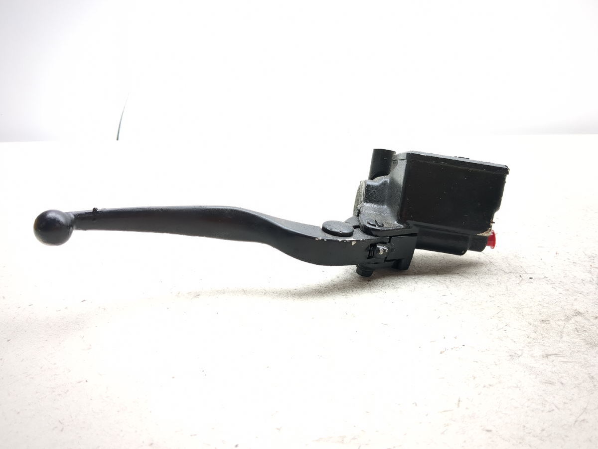 02-04 Kawasaki VN1500 Vulcan Mean Streak Right Front Brake Master Cylinder