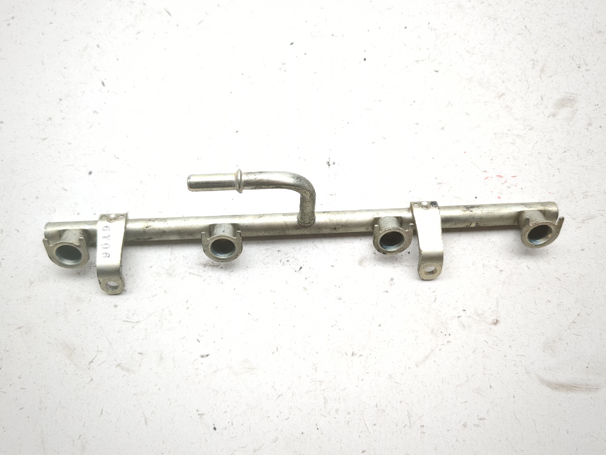 06 07 Kawasaki Ninja ZX10 ZX10R Gas Fuel Injector Rail