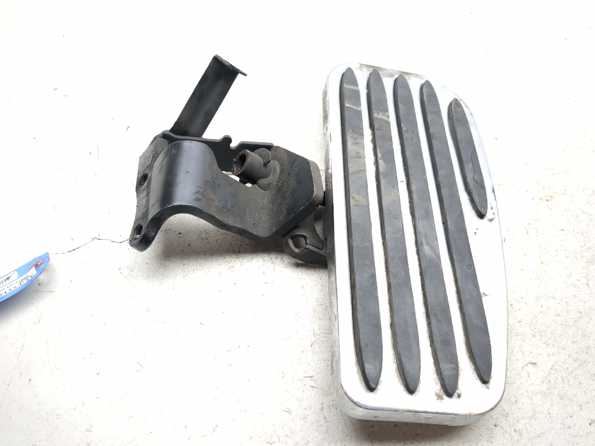 00-09 Yamaha V Star 1100 XVS1100 Right Front Floorboard Floor Board