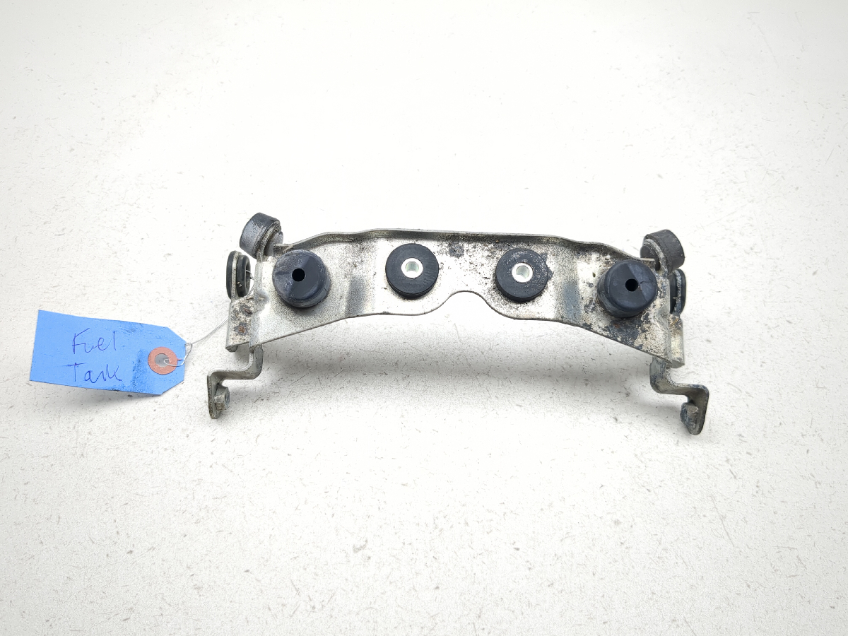 22-25 Yamaha YZF-R7 YZF R7 Fuel Tank  Mount Bracket Rubbers Holder a