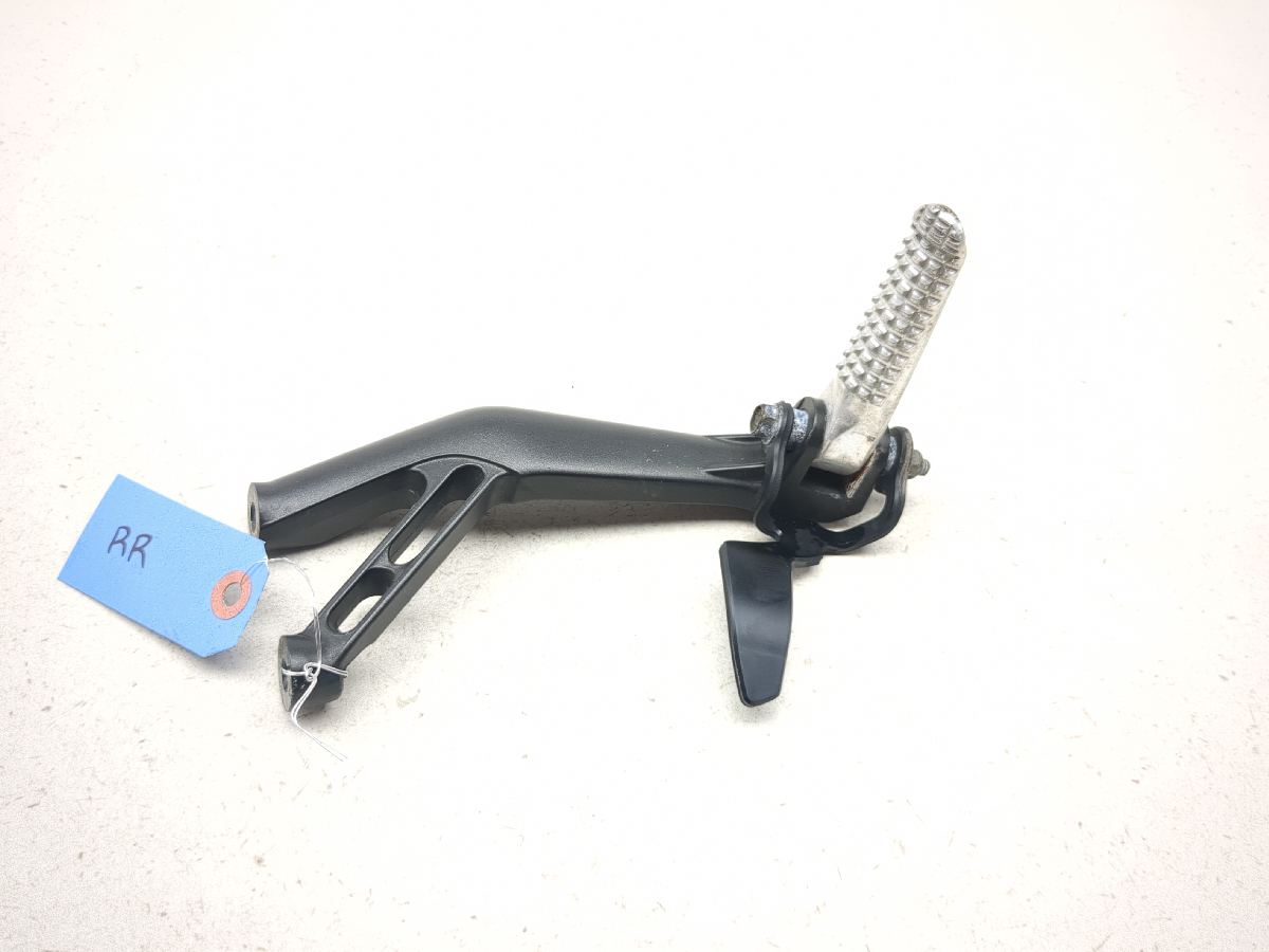 22-25 Yamaha YZF-R7 YZF R7 Rear Right Passenger Foot Peg