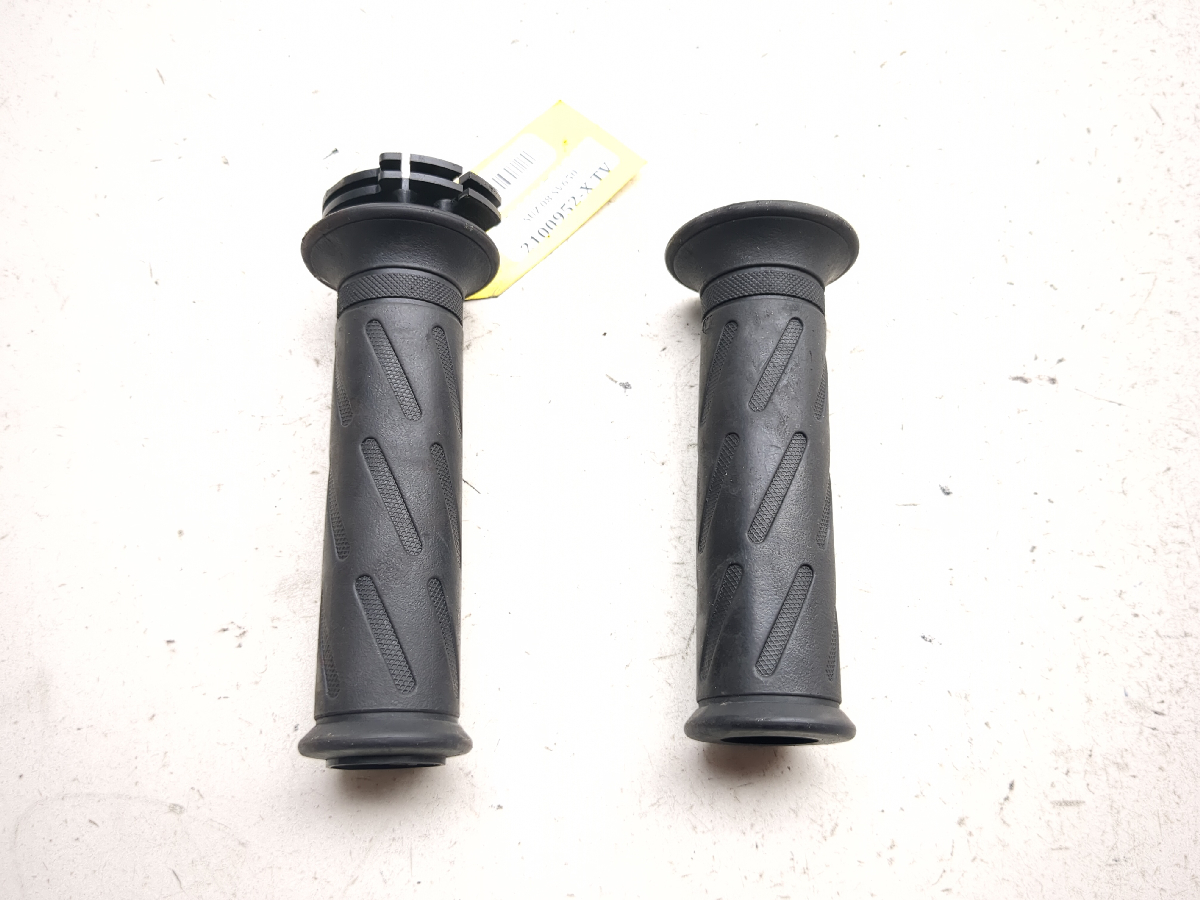 03-09 Suzuki SV 650 SV650 Throttle Tube And Grips