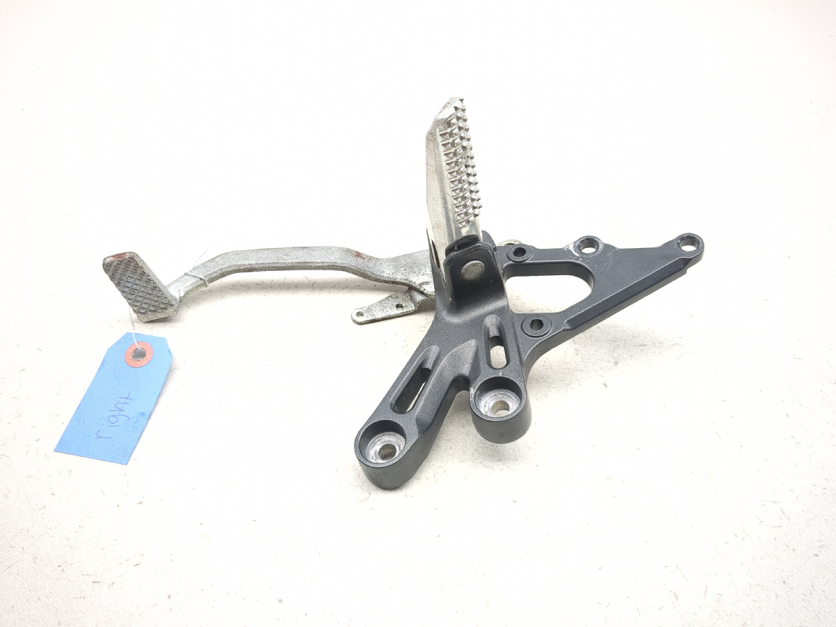 22-25 Yamaha YZF-R7 YZF R7 Right Front Driver Peg Rearset w/ Brake Pedal