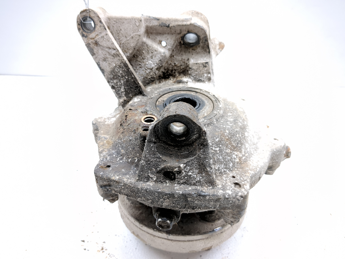 15-25 Kubota RTV X1140 Front Left Wheel Spindle Knuckle Carrier Hub