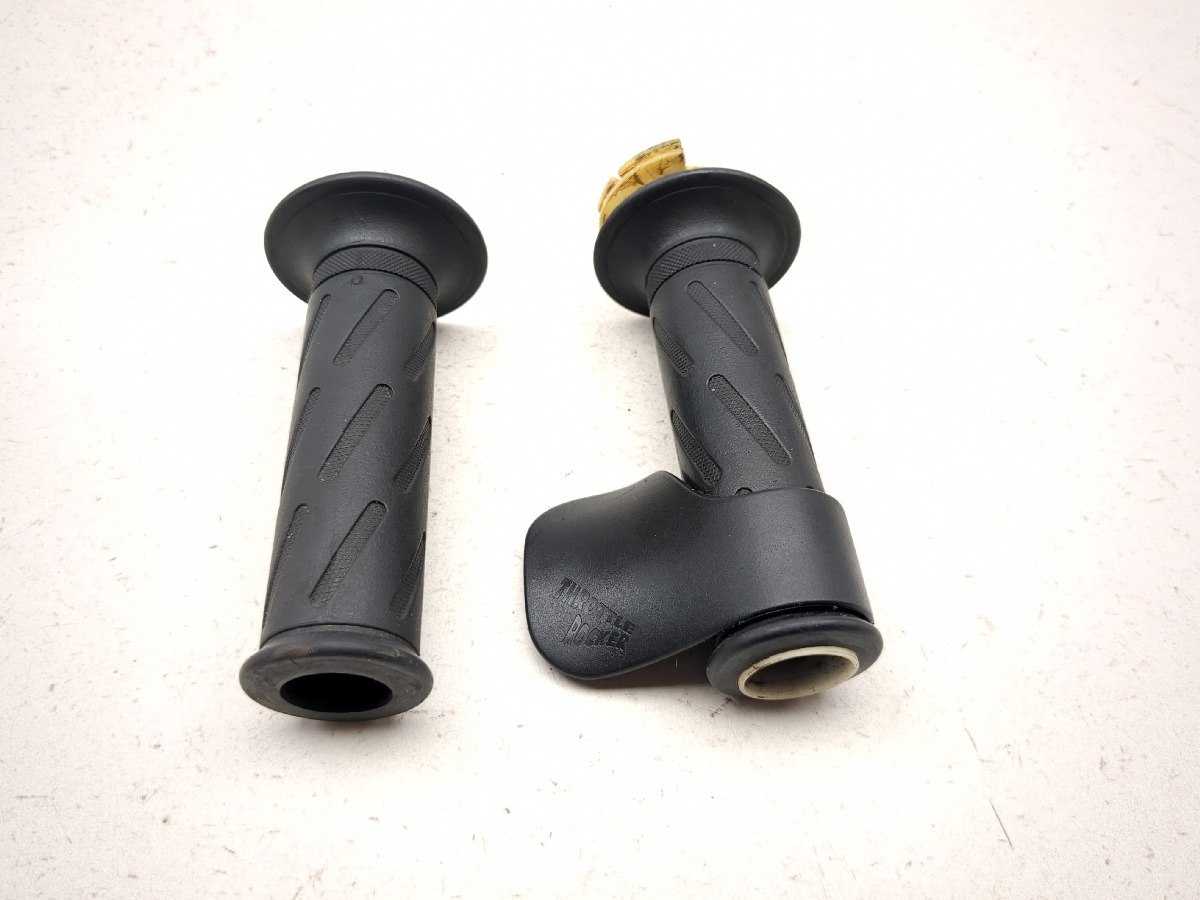 94-99 Suzuki RF 900 RF900R Throttle Tube And Grips W/ Throttle Rocker
