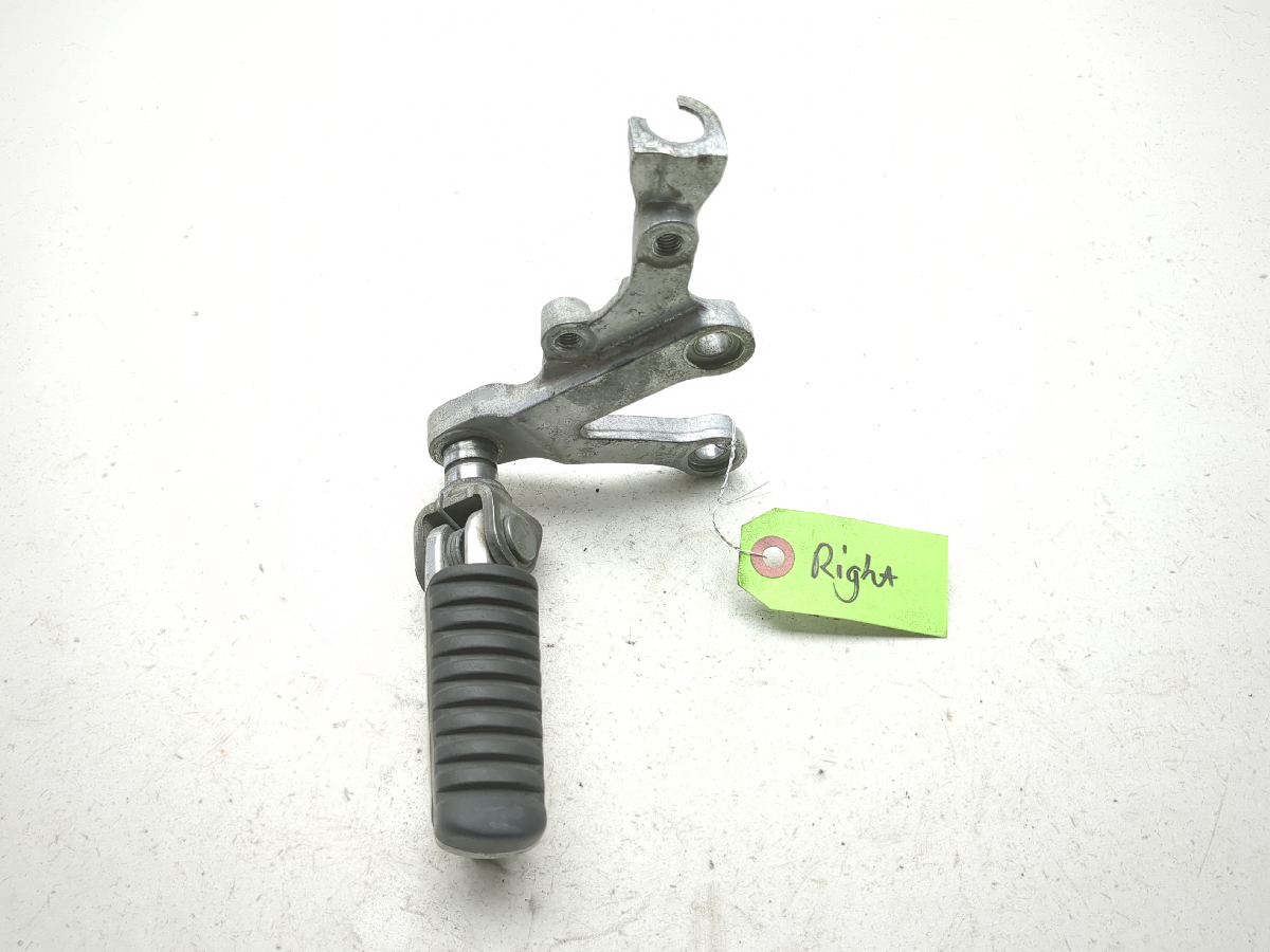 00-02 Kawasaki Ninja ZX6R ZX6 Front Right Driver Foot Peg 35011-1875