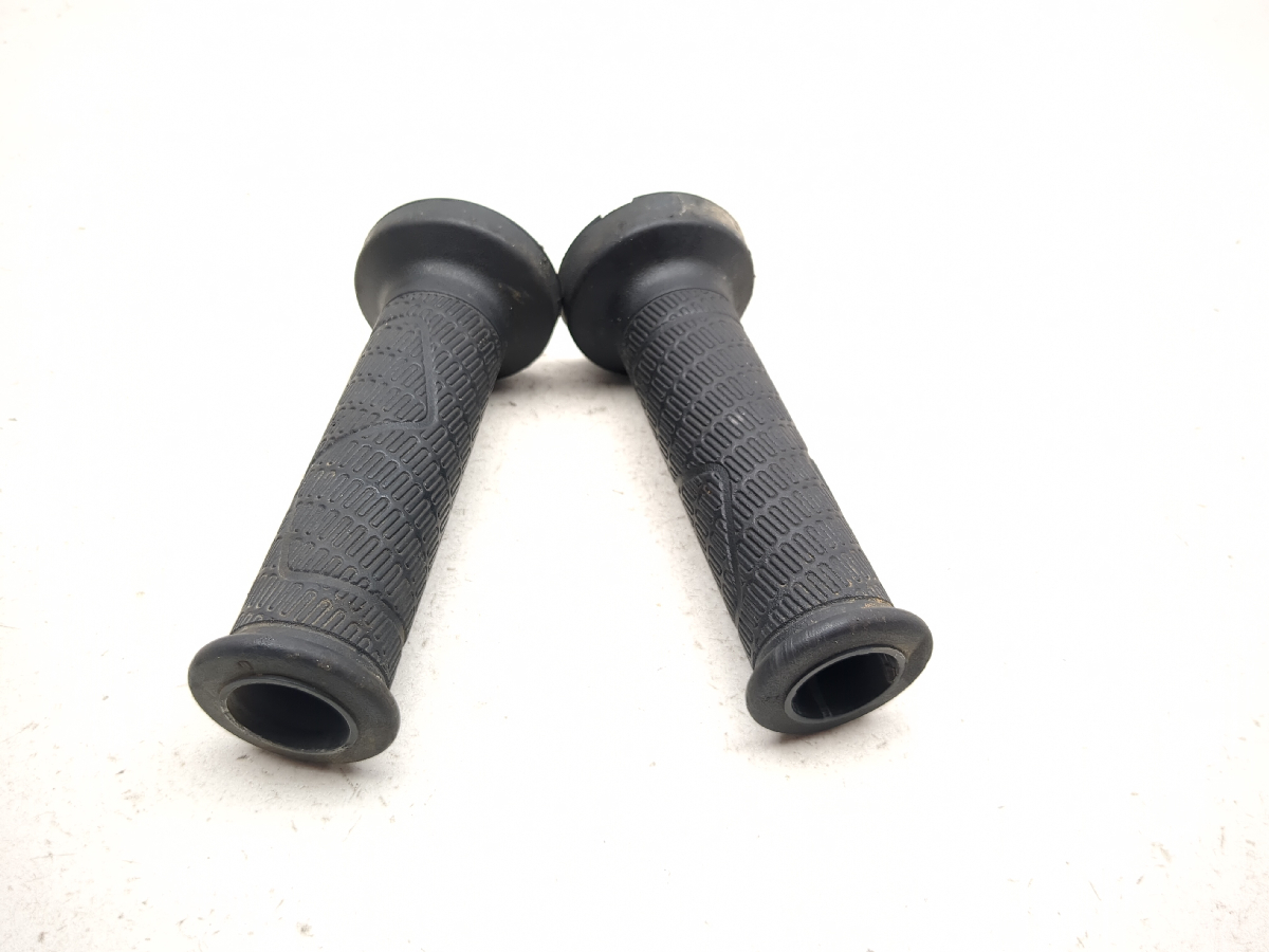 19 20 KTM Adventure 790 Throttle Tube And Grips