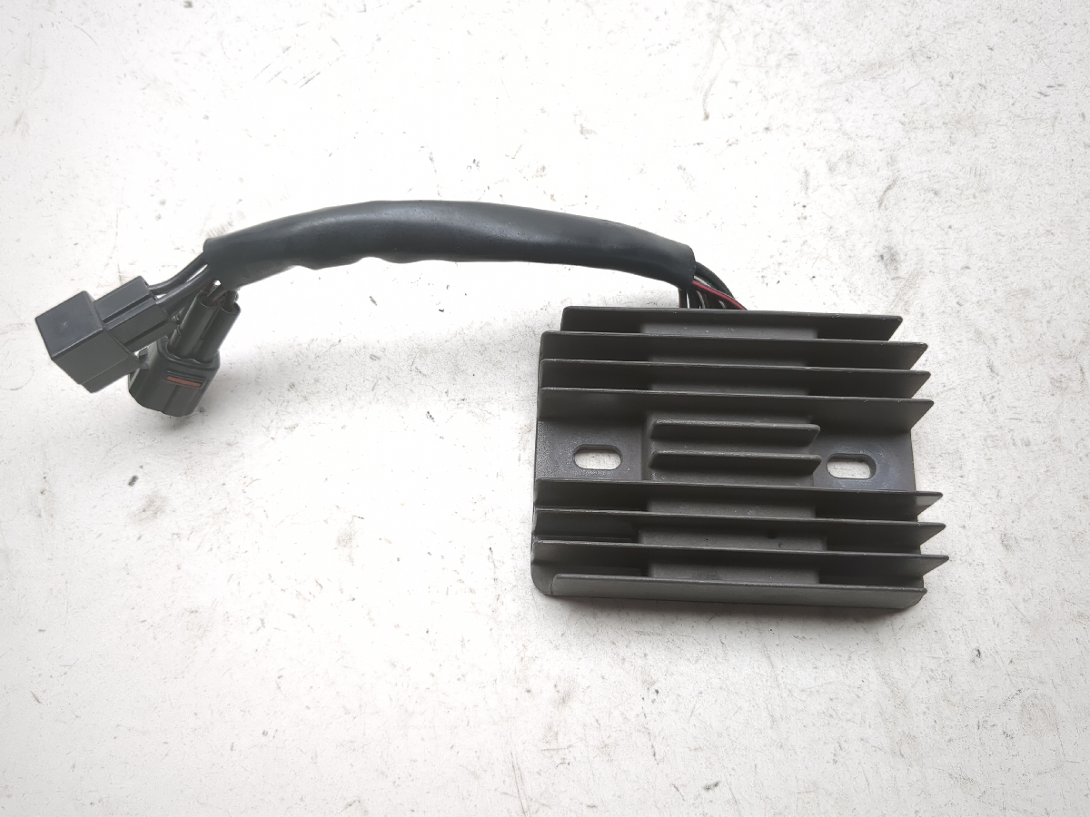 07-09 Suzuki GSF1250S Bandit Voltage Regulator Rectifier SH811AA