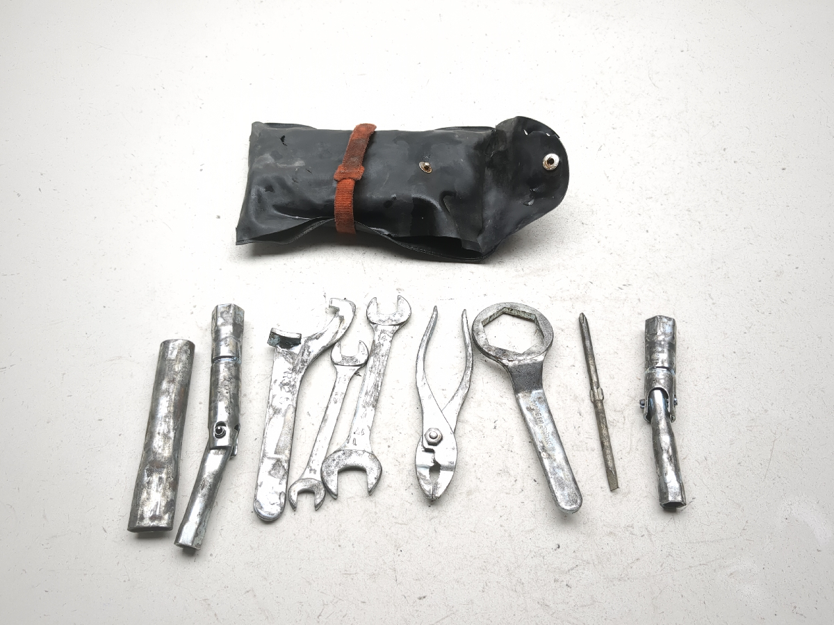 07-09 Suzuki GSF1250S Bandit Tools Tool Kit