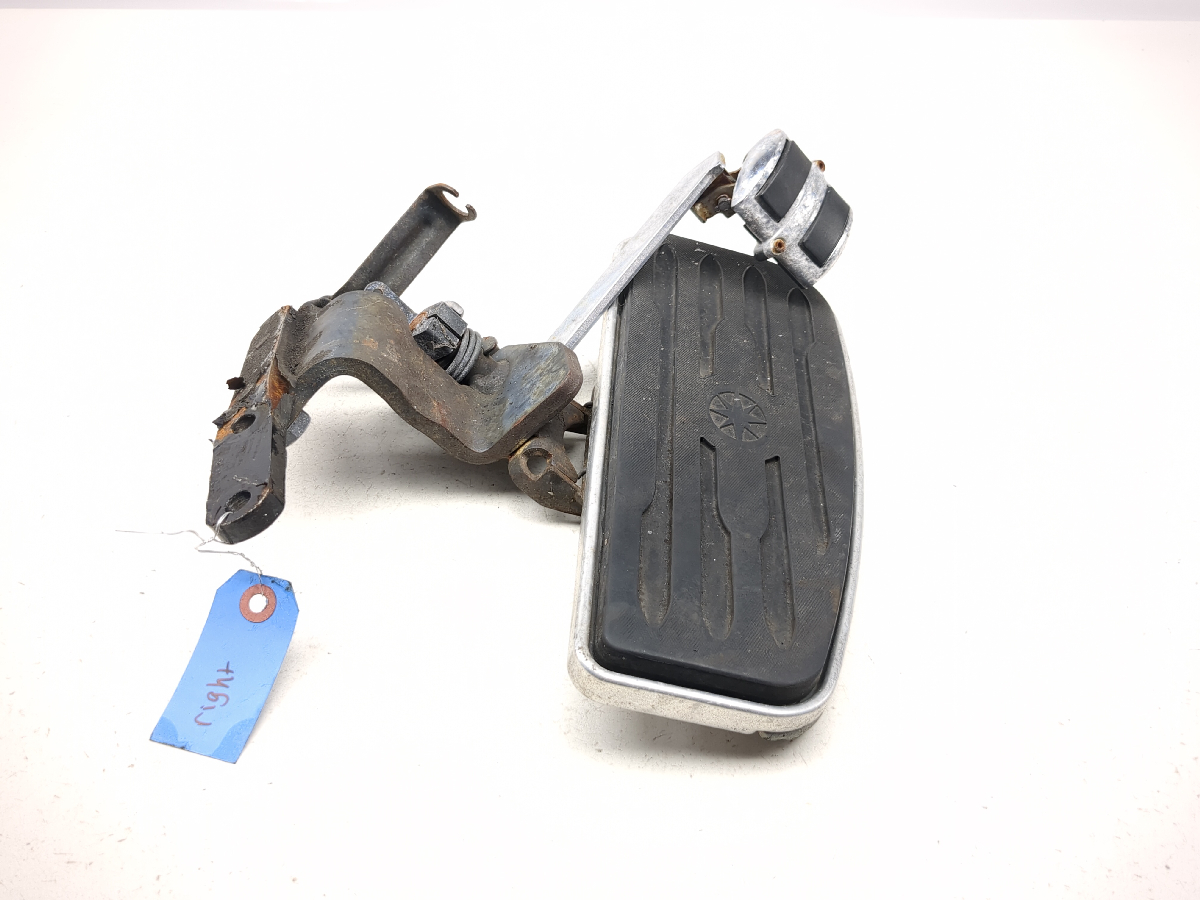 00-09 Yamaha V Star XVS1100 Front Right Floorboard With Brake Pedal