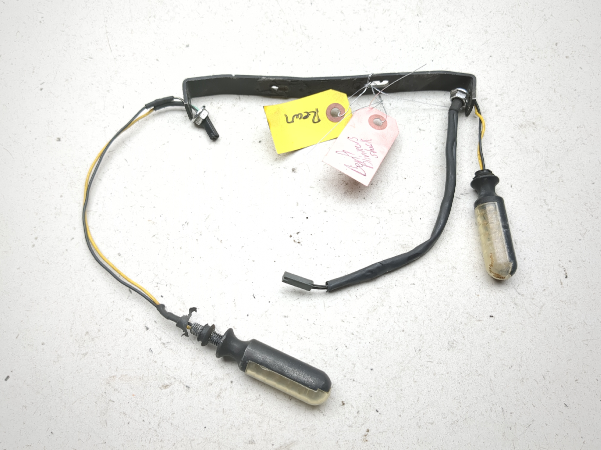 07-09 Suzuki GSF1250S Bandit Rear Turn Signal Indicator Light W/ Plate Bracket